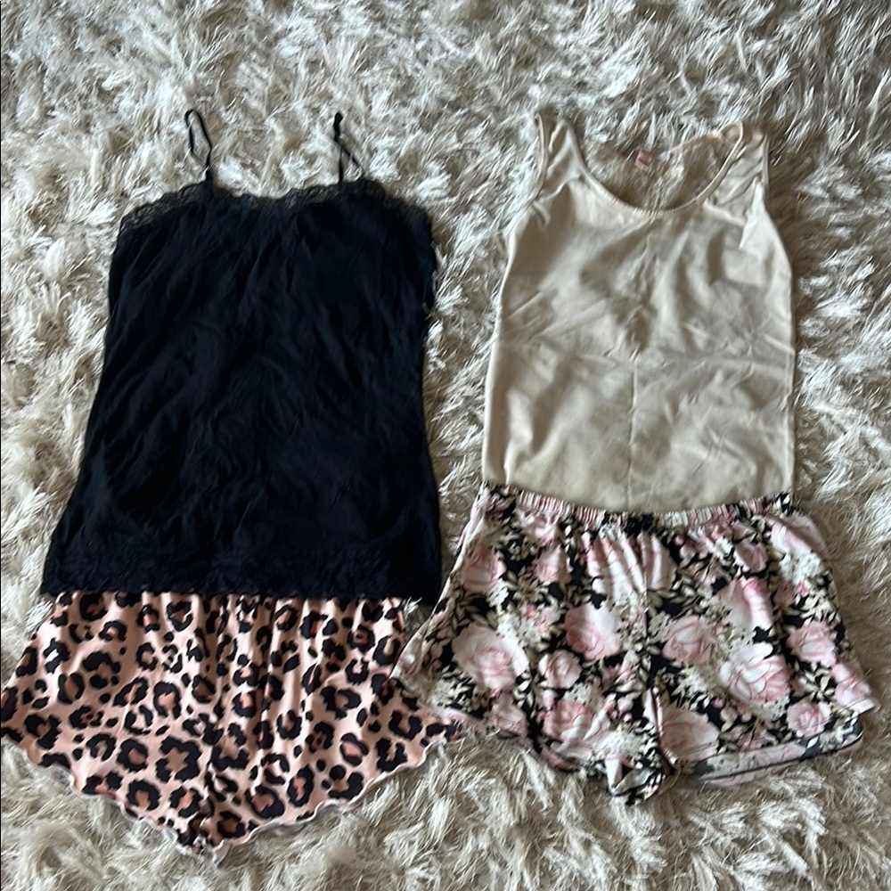 (4) Black and Cream Tank Tops with Floral and Leopard Shorts Set woman’s Medium